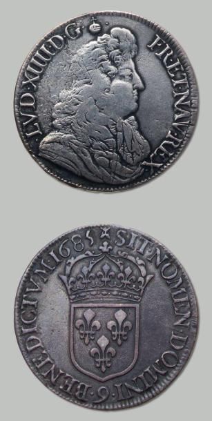 null Écu à la cravate, 2e type. 1685, Rennes. D. 1500. Rare. TB / TTB.