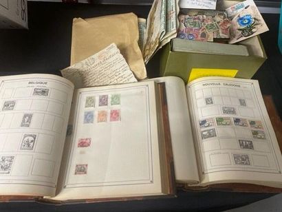 Lot de timbres un manuscrit notarial et

...