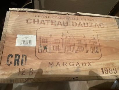 null Douze bouteilles Château Dauzac Margaux, 1989 (caisse bois)