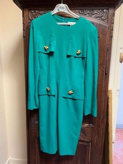 null Lot of the house MICHEL DOUCET Size 38.

Fuchsia dress

Three green dresses,...