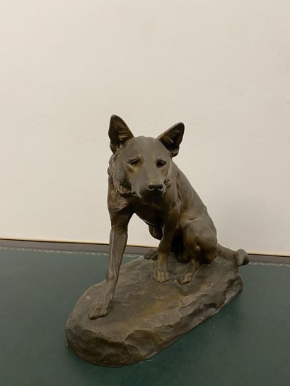 null Louis RICHE (1877-1949)

"Chien loup"

Épreuve en bronze à patiné brun mordoré,...