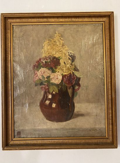 null G.FRISON (XXe siècle)

"Bouquet de fleurs dans un broc sur un entablement"

Huile...