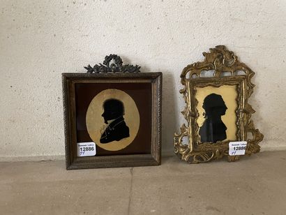 null Deux miniatures silhouettes, cadres bois doré.