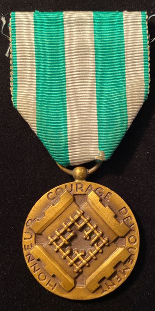 null Médaille de l'Union centrale des Passeurs, 1939-1945 en bronze patiné, poinçon...