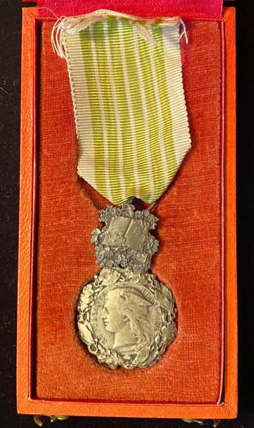 null Médaille d'honneur des Contributions indirectes, 1897, en argent par Ponscarme,...
