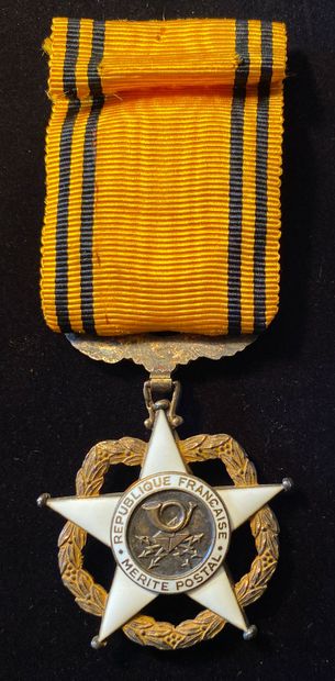 null Ordre du Mérite postal, fondé en 1953, étoile d'officier en vermeil et émail,...