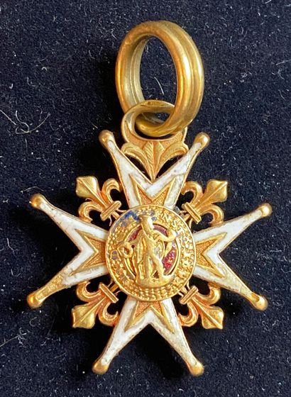null Ordre de Saint-Louis - Louis XV, croix de chevalier très légèrement réduite...
