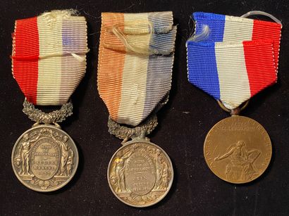null Ministère de l'Intérieur, IIIe République, lot de trois médailles d'honneur :...