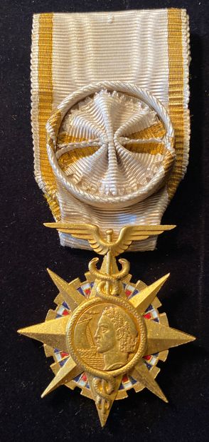 null Ordre du Mérite commercial, étoile d'officier du premier type, avant 1961, en...