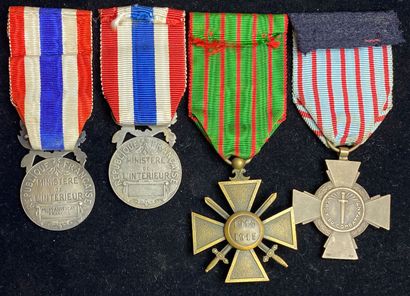 null Médaille de la Police, 1903, lot de quatre : deux médailles en argent, une du...