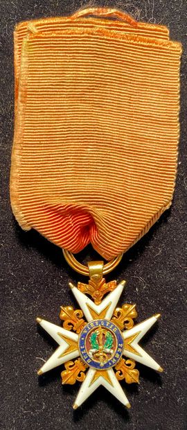 null Ordre de Saint-Louis - Louis XVI, croix de chevalier légèrement réduite en or...