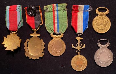 null Sauvetage - Lot de six médailles et insignes de sociétés : union centrale des...