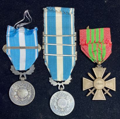 null Lot de trois médailles : deux médailles coloniales du deuxième type en argent,...