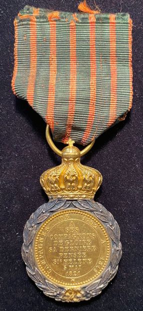 null Médaille de Sainte-Hélène, modèle de luxe, le centre et la couronne dorés, la...