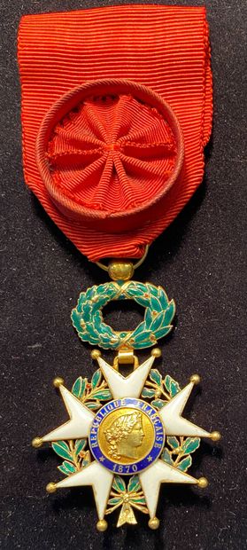null Ordre de la Légion d'honneur - IIIe République, étoile d'officier en or et émail...