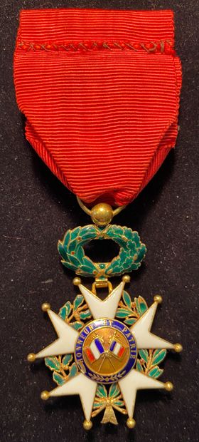 null Ordre de la Légion d'honneur - IIIe République, étoile d'officier en or et émail...