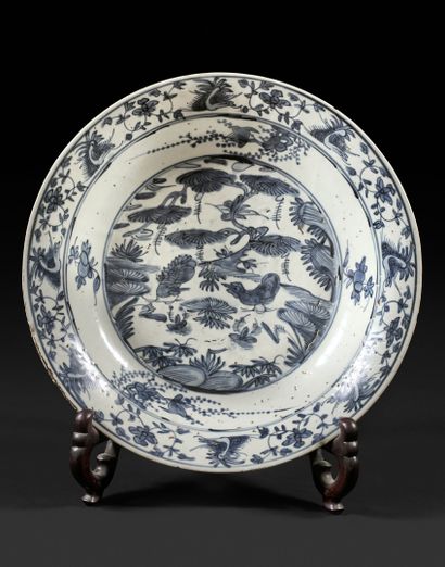 null CHINE, Fours de Swatow (Zhangzhou) - XVIe siècle

Coupe en porcelaine décorée...