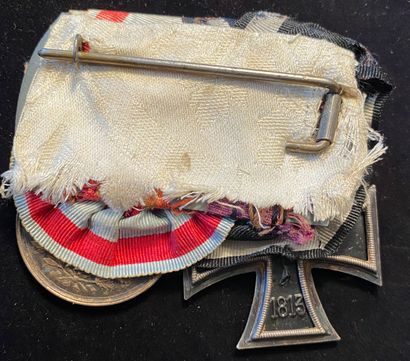 null Allemagne, Prusse / Hesse - Portée de deux médailles : une Croix de Fer 1914...