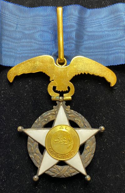 null Chili - Ordre du Mérite, organisé en 1929, bijou de commandeur en argent, bronze...