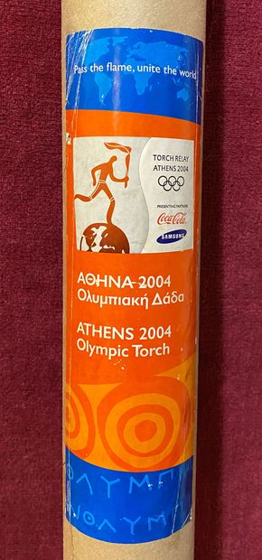 null Olympisme - Torche des Jeux olympiques d'Athènes 2004, en forme de feuille d'olivier...