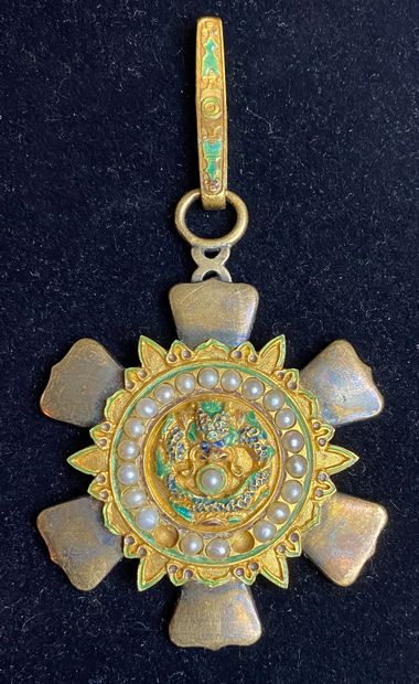 null Empire de Chine - Ordre de la Précieuse Étoile du Double Dragon, fondé en 1882,...