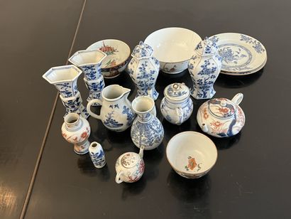 null Extreme Orient porcelain set including bowls, pots, small teapots, Ghu vase...