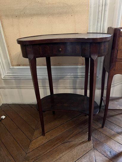 null Set including :

Small bedside table with inlaid top, opening with three drawers...