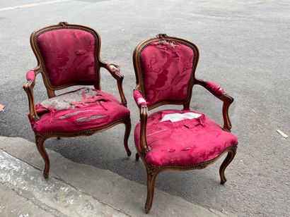 null Pair of armchairs Louis XV style (torn upholstery)

95 x 58 cm