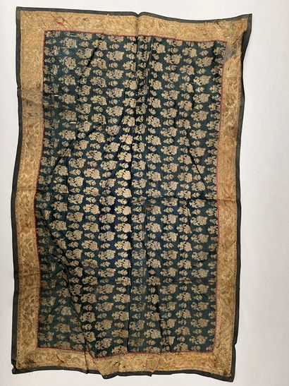 null Mannette : set of fabrics and embroideries including chasubles, saddle clot...