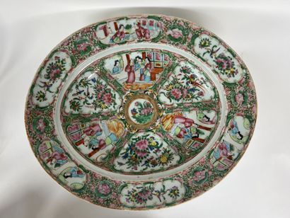 null CHINE, CANTON
PARTIE DE SERVICE en porcelaine de Canton à décor polychrome et...