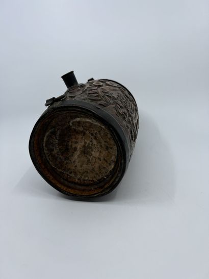 null CHINA
Cylindrical POWDER TANK in bamboo and metal carved of Chinese among a...