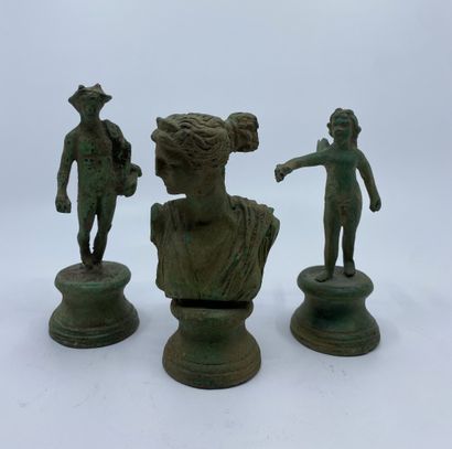 null STATUETTES de Mercure, Eros et buste de Diane en bronze patiné de style antique.
H....