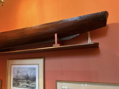 null MAQUETTE OF whaleboat in varnished wood.
On a wooden wall bracket in marquetry...