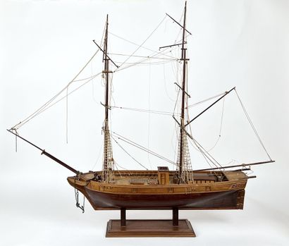 null MAQUETTE OF THE TWO-MASTER BOAT "VENUS" in nailed wood strips.
(The bow restored,...