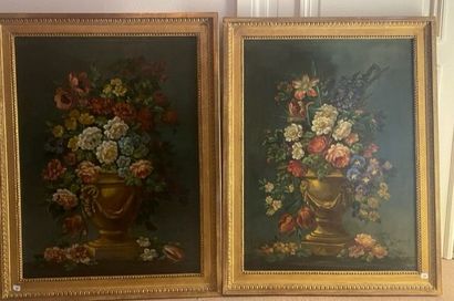 null Dans le goût du XVIIIe siècle

Fleurs dans des vases 

Paire d'huiles sur toile...