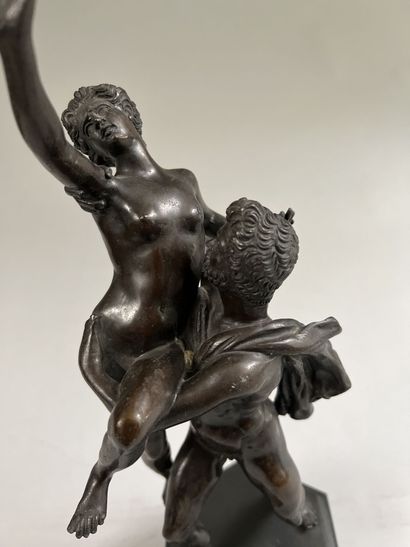null ÉCOLE ITALIENNE (Milan?) du XVIIe siècle. 
Enlèvement de Proserpine. 
Statuette...
