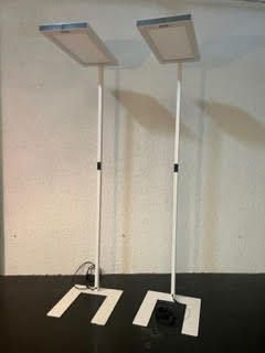 null WALDMANN
Paire de lampadaires
modèle « Yara » en métal laqué blanc
H : 204 cm

Expert...