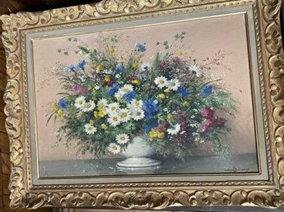 null Maurice Alfred DECAMPS (1892-1953)
Bouquet de fleurs
Huile sur toile, signée...