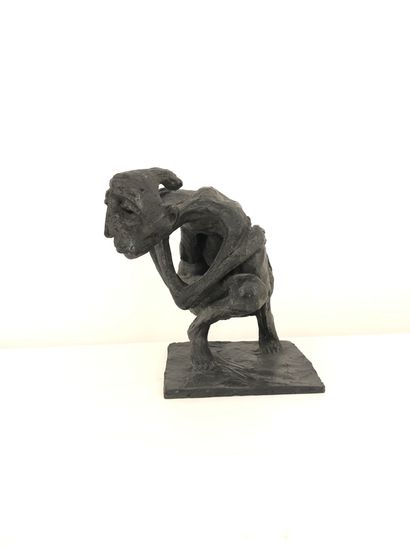 null Marc PETIT (1961)
Sculpture-volume, Personnage accroupi
Epreuve en bronze, signée,...