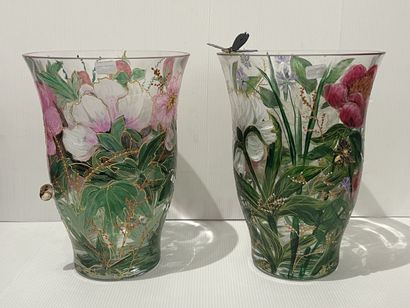 null Joy de ROHAN-CHABOT (born in 1942)
TWO VASES with enamelled and gilded decoration...