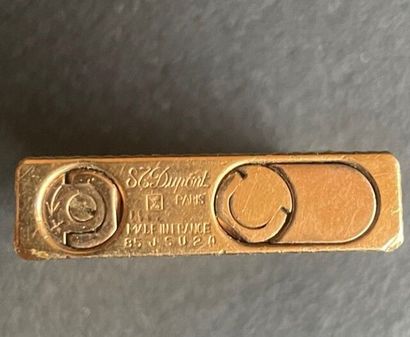 null DUPONT
Pocket lighter, gas, in gilded metal