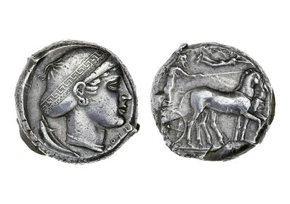 null SICILE, Syracuse
Tétradrachme (466-413 av. J.-C.). 17,35 g.
Tête d'Aréthuse...