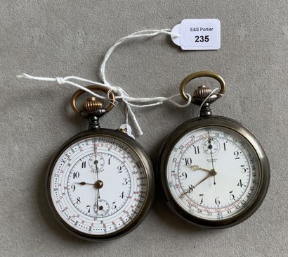 null Two pocket watches with pendant winding in metal, forming chronograph and tachometer,...