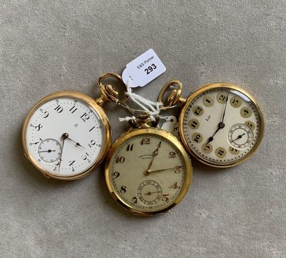 null Three pocket watches in yellow gold engraved with pendant winding, enamel dials...