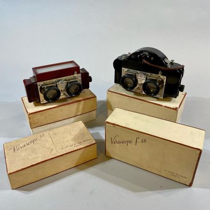 null TWO STEREOSCOPES for Verascope 40, in original boxes, (one with cable).
