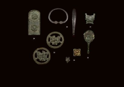 CHINE - Dynastie Ming (1368-1644)
Deux ornements...