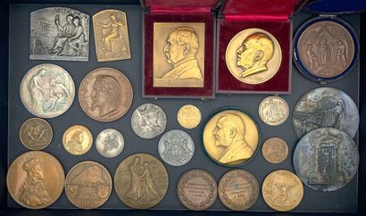 null Lot of about 25 table medals and various coins: 1898, centenary of the reunion...