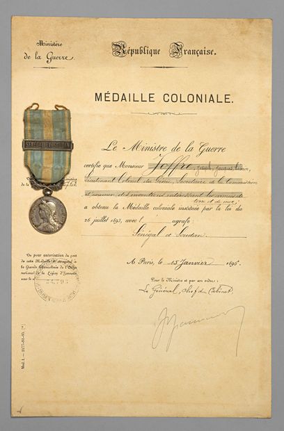 null 1895, prise de Tombouctou, Médaille coloniale du modèle à l'épaule haute en...