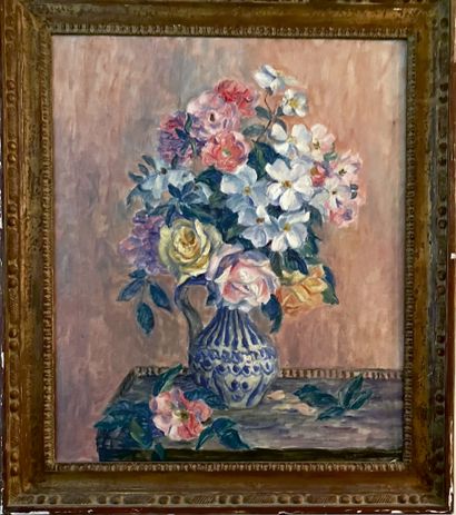 null Jeanne BAUDOT (1877-1957)
Bouquet de fleurs variés au pichet bleu et blanc
Huile...