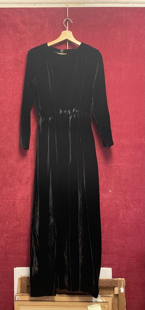 null Yves SAINT LAURENT Rive Gauche, Anonyme, lot comprenant : 

- Une robe longue...